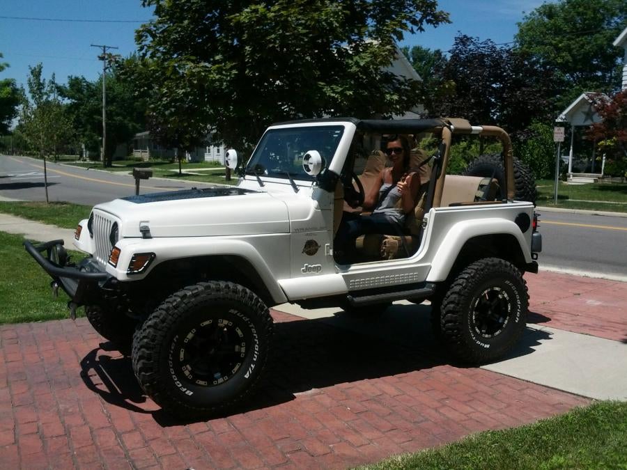 Hot girl in jeep. PIC'S | Jeep Wrangler Forum